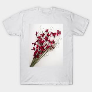 Dainty Red Right Slanted Bouquet T-Shirt